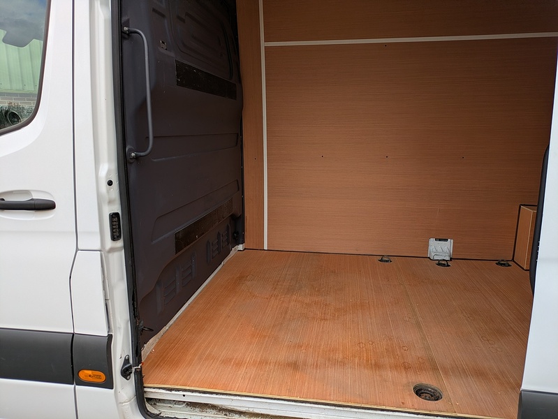 Mercedes-Benz 2.0 315 CDI Progressive Panel Van 5dr Diesel Manual FWD L2 H2 Euro 6 (s/s) (150 ps)