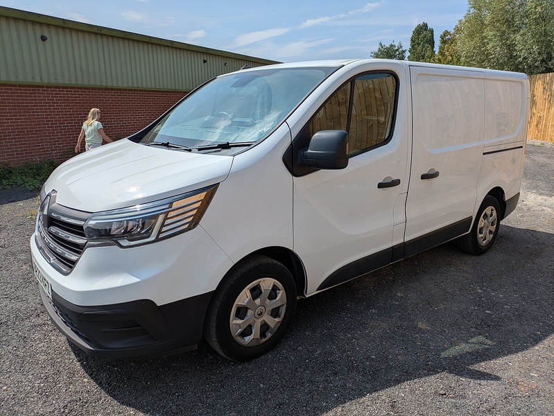 Renault 2.0 dCi Blue SL28 Business+ Panel Van 5dr Diesel Manual L1 H1 Euro 6 (s/s) (130 ps)