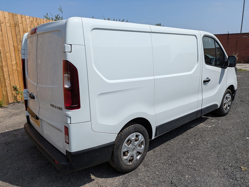 Renault 2.0 dCi Blue SL28 Business+ Panel Van 5dr Diesel Manual L1 H1 Euro 6 (s/s) (130 ps)