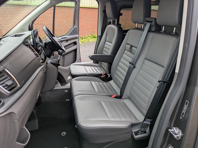 Ford 2.0 320 EcoBlue Limited Crew Van Double Cab 5dr Diesel Manual L2 H1 Euro 6 (s/s) (185 ps)