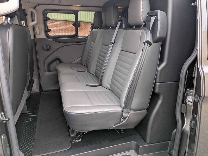Ford 2.0 320 EcoBlue Limited Crew Van Double Cab 5dr Diesel Manual L2 H1 Euro 6 (s/s) (185 ps)