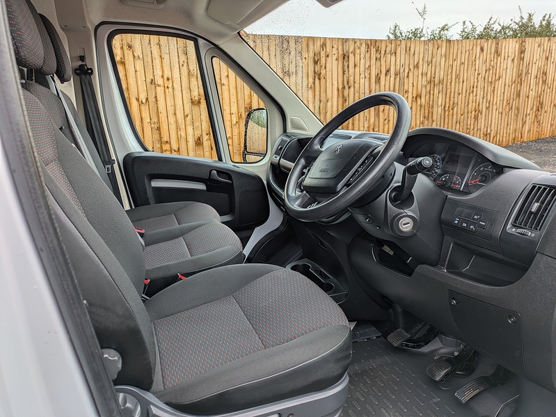 Peugeot 2.2 BlueHDi 335 Professional Premium + Panel Van 5dr Diesel Manual L2 H2 Euro 6 (s/s) (140 ps)