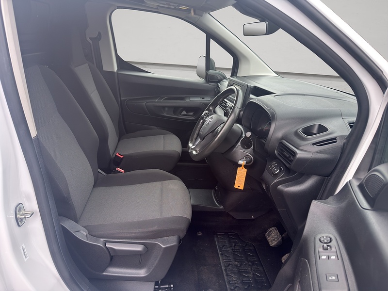 Vauxhall Combo Electric 2300 50kWh Dynamic Auto L1 H1 5dr (7.4kW Charger)