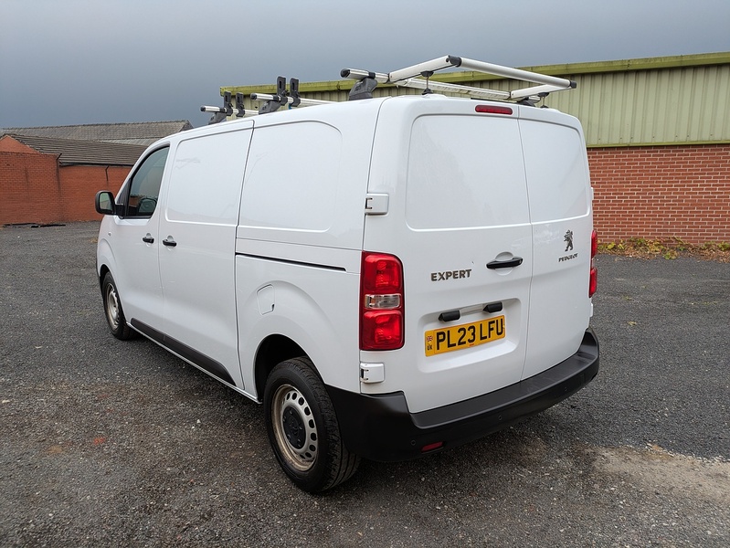 Peugeot 1.5 BlueHDi 1000 Professional Premium + Standard Panel Van 6dr Diesel Manual MWB Euro 6 (s/s) (100 bhp)