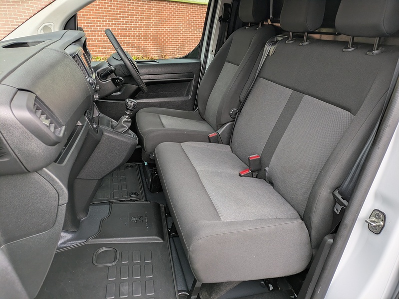 Peugeot 1.5 BlueHDi 1000 Professional Premium + Standard Panel Van 6dr Diesel Manual MWB Euro 6 (s/s) (100 bhp)