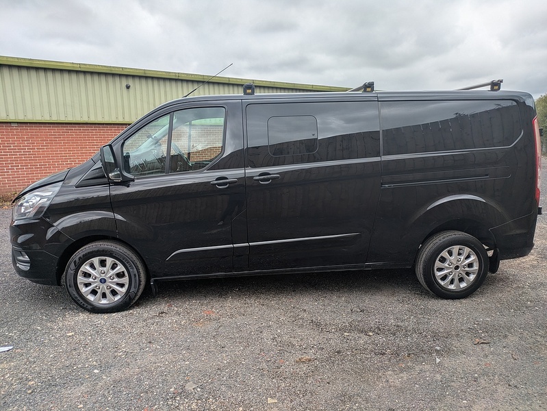 Ford 2.0 320 EcoBlue Limited Crew Van Double Cab 5dr Diesel Manual L2 H1 Euro 6 (s/s) (6 Seat) (130 ps)