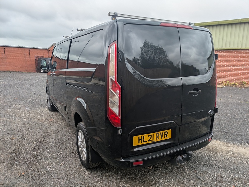 Ford 2.0 320 EcoBlue Limited Crew Van Double Cab 5dr Diesel Manual L2 H1 Euro 6 (s/s) (6 Seat) (130 ps)