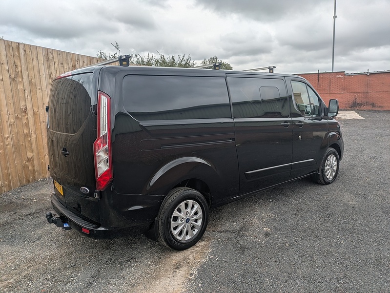 Ford 2.0 320 EcoBlue Limited Crew Van Double Cab 5dr Diesel Manual L2 H1 Euro 6 (s/s) (6 Seat) (130 ps)