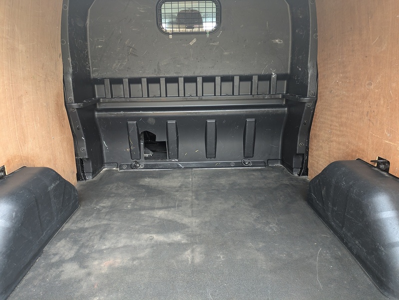 Ford 2.0 320 EcoBlue Limited Crew Van Double Cab 5dr Diesel Manual L2 H1 Euro 6 (s/s) (6 Seat) (130 ps)