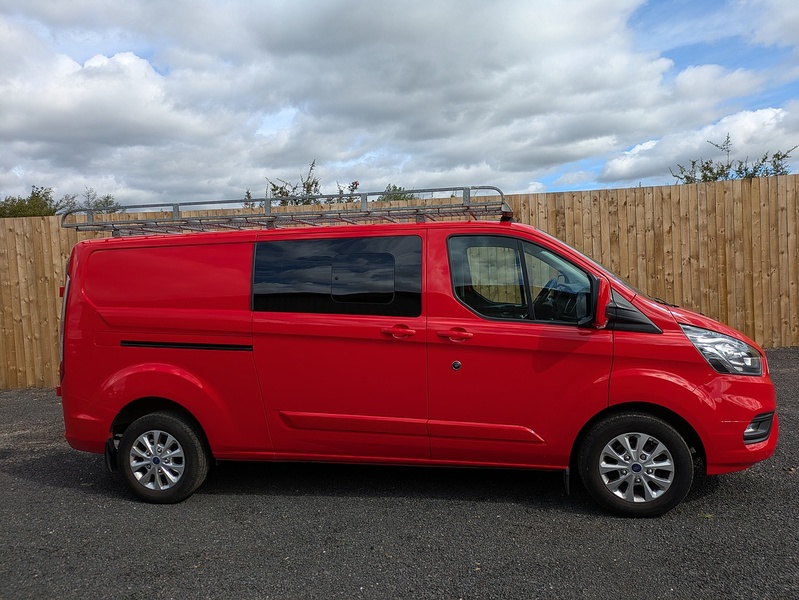 Ford 2.0 300 EcoBlue Limited Crew Van Double Cab 5dr Diesel Manual L2 H1 Euro 6 (s/s) (130 ps)