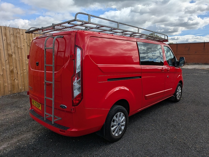 Ford 2.0 300 EcoBlue Limited Crew Van Double Cab 5dr Diesel Manual L2 H1 Euro 6 (s/s) (130 ps)