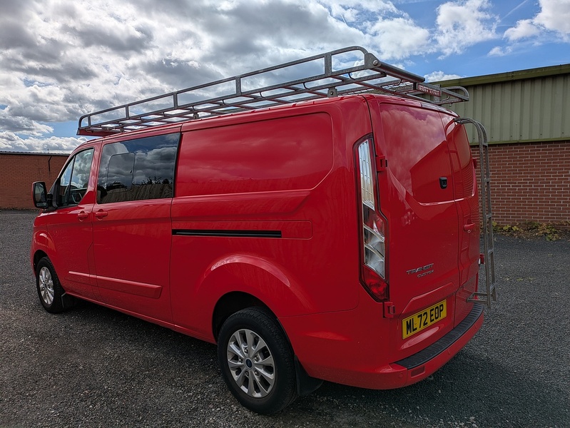 Ford 2.0 300 EcoBlue Limited Crew Van Double Cab 5dr Diesel Manual L2 H1 Euro 6 (s/s) (130 ps)