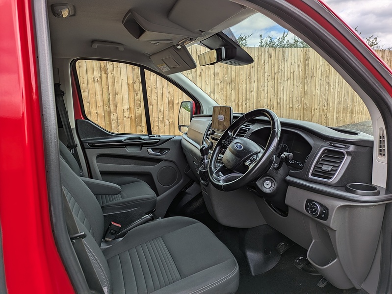 Ford 2.0 300 EcoBlue Limited Crew Van Double Cab 5dr Diesel Manual L2 H1 Euro 6 (s/s) (130 ps)