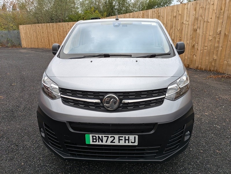 Vauxhall 3100 75kWh Dynamic Panel Van 6dr Electric Auto L2 H1 (7.4kW Charger) (136 ps)
