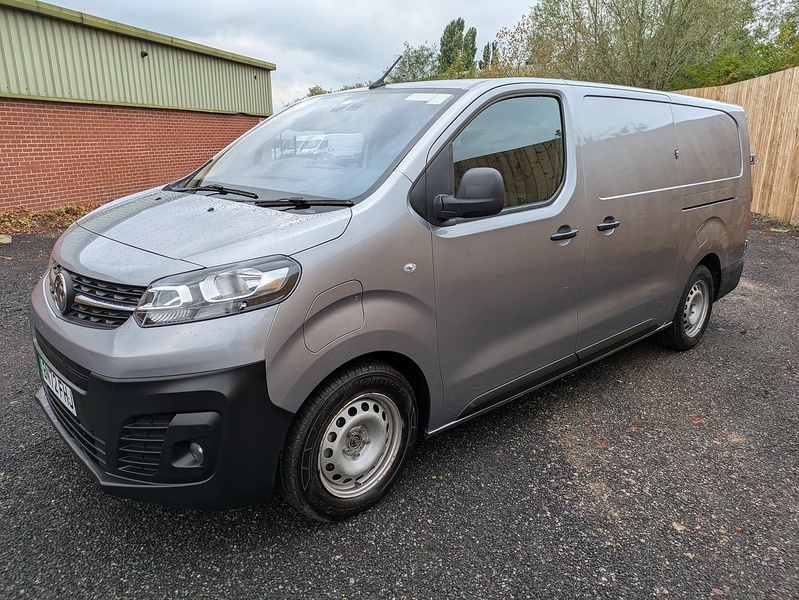 Vauxhall 3100 75kWh Dynamic Panel Van 6dr Electric Auto L2 H1 (7.4kW Charger) (136 ps)