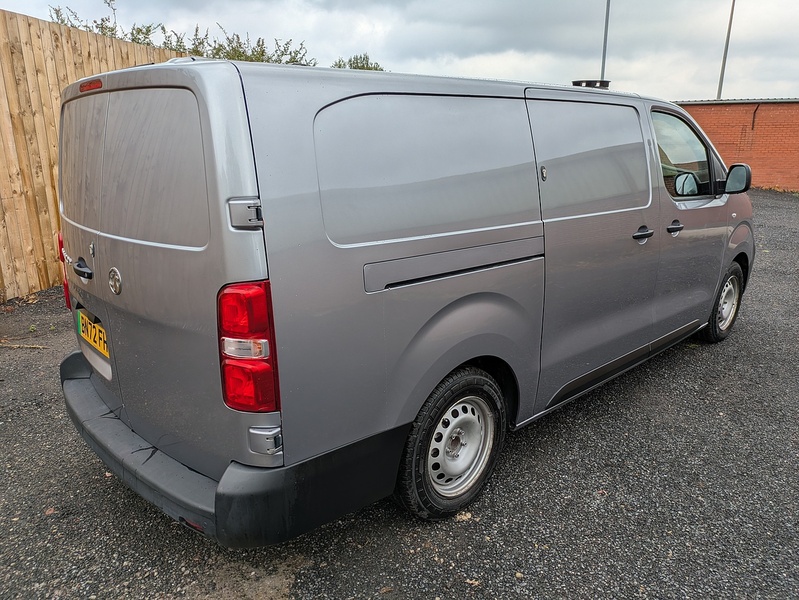 Vauxhall 3100 75kWh Dynamic Panel Van 6dr Electric Auto L2 H1 (7.4kW Charger) (136 ps)