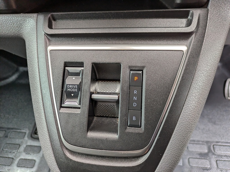 Vauxhall 3100 75kWh Dynamic Panel Van 6dr Electric Auto L2 H1 (7.4kW Charger) (136 ps)