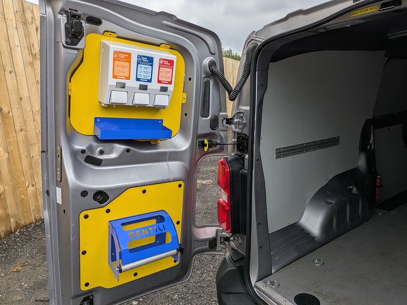 Vauxhall 3100 75kWh Dynamic Panel Van 6dr Electric Auto L2 H1 (7.4kW Charger) (136 ps)