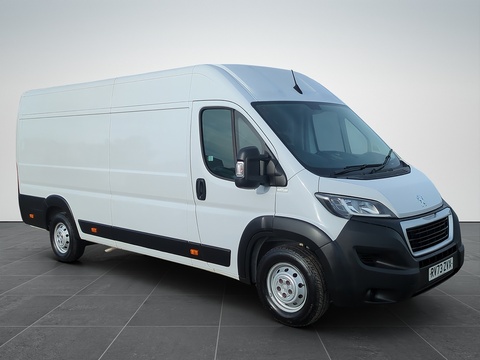 Peugeot Boxer 2.2 BlueHDi 435 Professional Panel Van 5dr Diesel Manual L4 H2 Euro 6 (s/s) (140 ps)