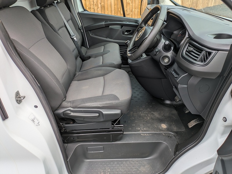 Nissan 2.0 dCi 30 Visia Panel Van 5dr Diesel Manual L2 H1 Euro 6 (s/s) (110 ps)