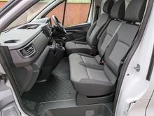 2.0 dCi 30 Visia Panel Van 5dr Diesel Manual L2 H1 Euro 6 (s/s) (110 ps)
