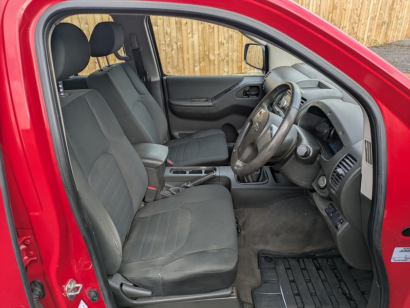 Nissan Navara 2.5 dCi Visia 4WD Euro 5 4dr