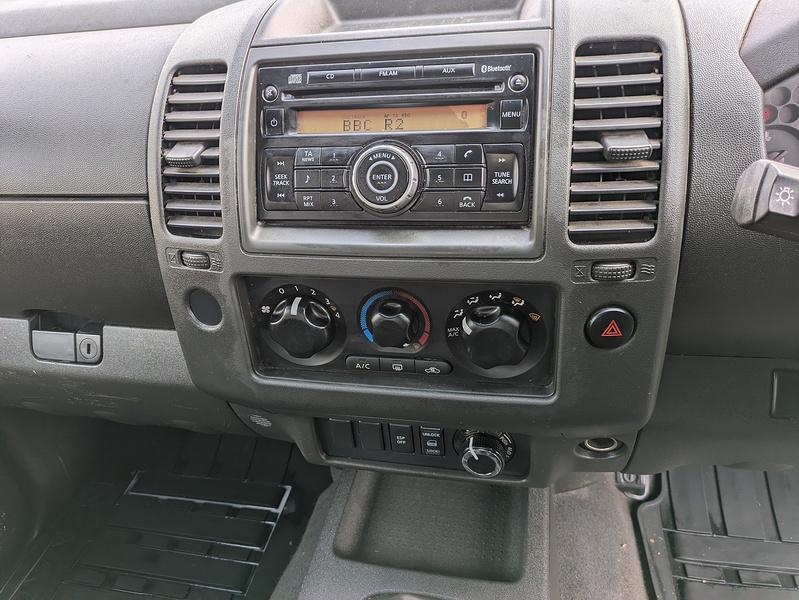 Nissan Navara 2.5 dCi Visia 4WD Euro 5 4dr