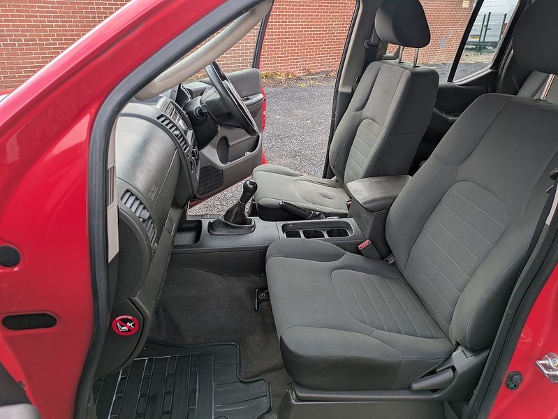Nissan Navara 2.5 dCi Visia 4WD Euro 5 4dr