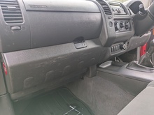 Navara 2.5 dCi Visia 4WD Euro 5 4dr