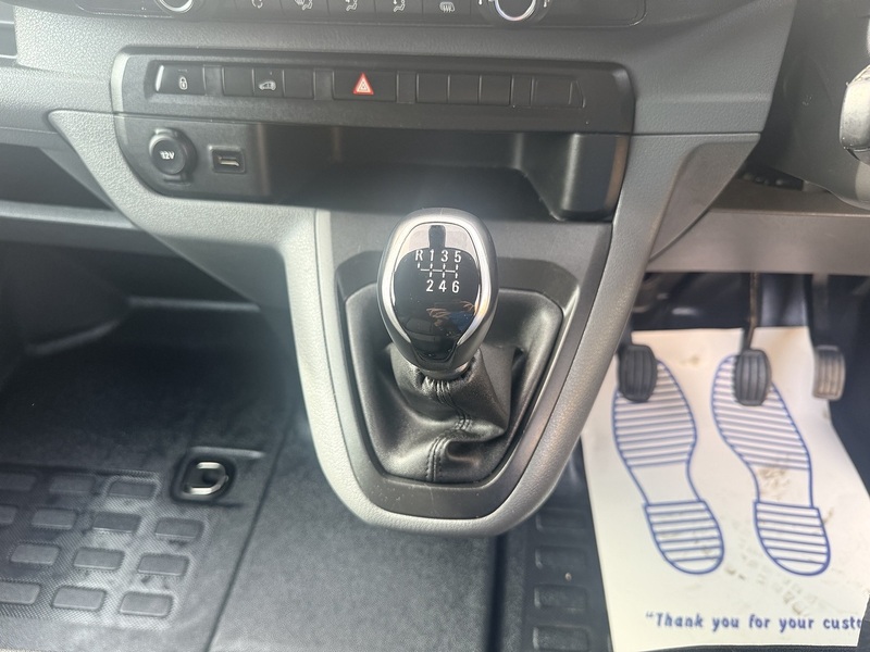 Vauxhall Vivaro Turbo D 3100 Elite 2.0 5dr Panel Van Manual Diesel
