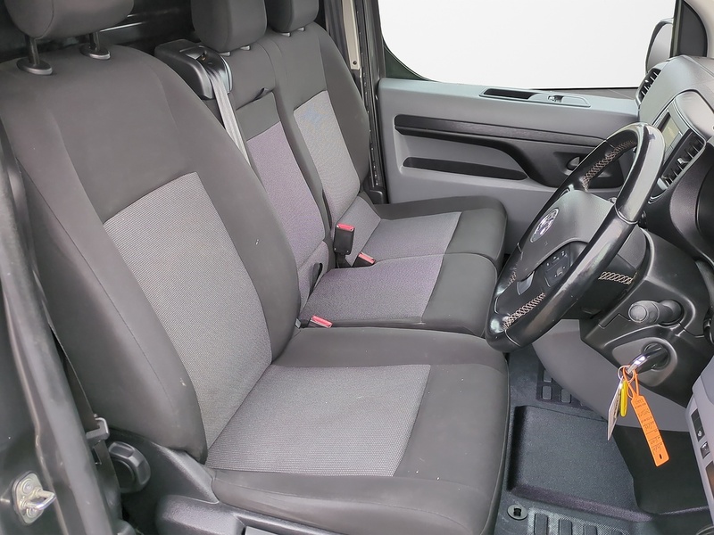 Vauxhall Vivaro 2.0 Turbo D 3100 Elite L2 H1 Euro 6 (s/s) 5dr