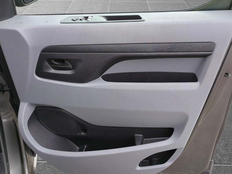 Vauxhall Vivaro 2.0 Turbo D 3100 Elite L2 H1 Euro 6 (s/s) 5dr