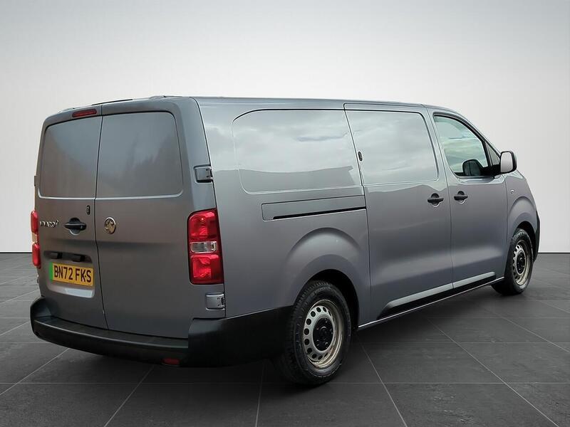 Vauxhall 3100 75kWh Dynamic Panel Van 6dr Electric Auto L2 H1 (7.4kW Charger) (136 ps)