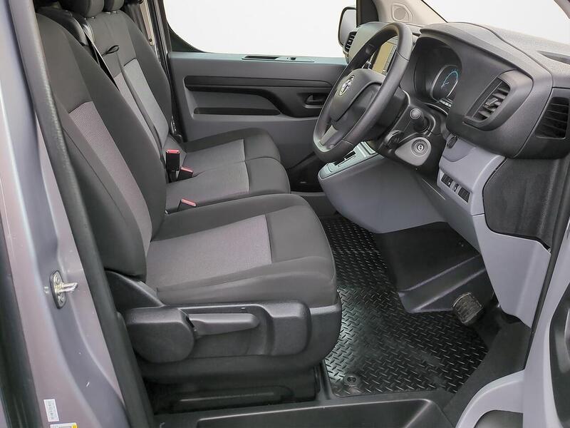 Vauxhall 3100 75kWh Dynamic Panel Van 6dr Electric Auto L2 H1 (7.4kW Charger) (136 ps)