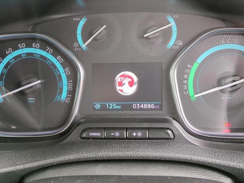 Vauxhall 3100 75kWh Dynamic Panel Van 6dr Electric Auto L2 H1 (7.4kW Charger) (136 ps)