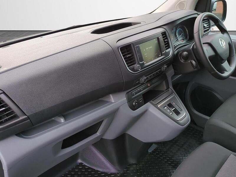 Vauxhall 3100 75kWh Dynamic Panel Van 6dr Electric Auto L2 H1 (7.4kW Charger) (136 ps)