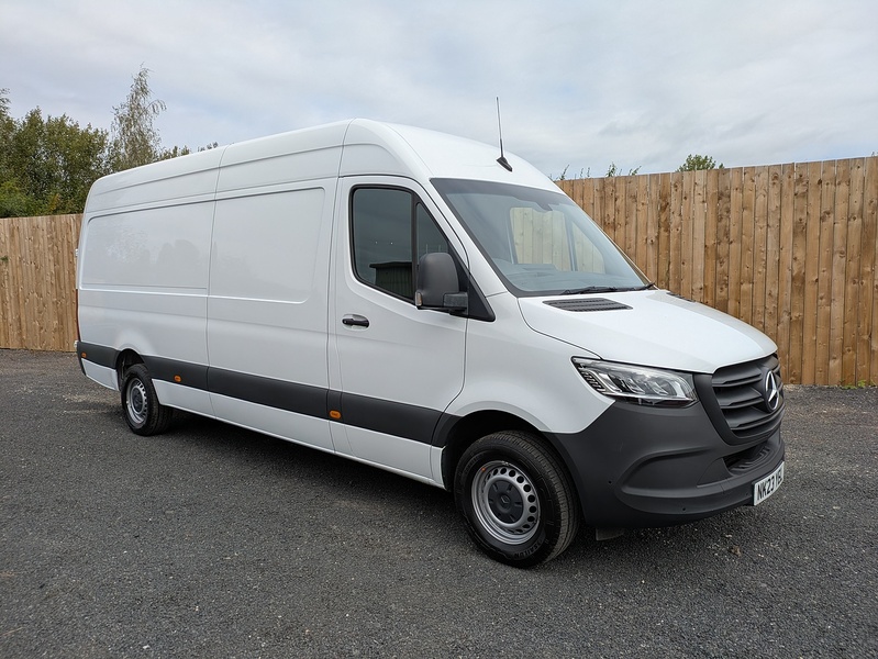 Mercedes-Benz 2.0 317 CDI HD Progressive Panel Van 5dr Diesel Manual RWD L3 H2 Euro 6 (s/s) (170 ps)