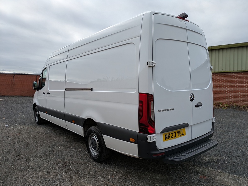 Mercedes-Benz 2.0 317 CDI HD Progressive Panel Van 5dr Diesel Manual RWD L3 H2 Euro 6 (s/s) (170 ps)