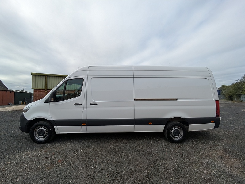 Mercedes-Benz 2.0 317 CDI HD Progressive Panel Van 5dr Diesel Manual RWD L3 H2 Euro 6 (s/s) (170 ps)