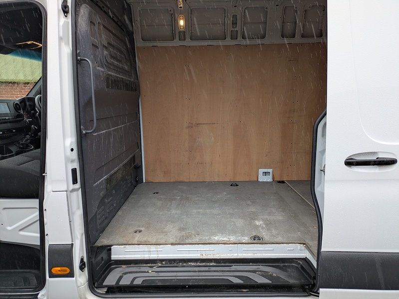 Mercedes-Benz 2.0 315 CDI Premium Panel Van 5dr Diesel Manual RWD L3 H2 Euro 6 (s/s) (150 ps)