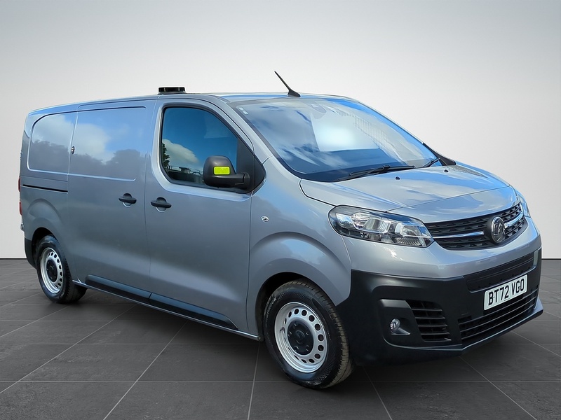 Vauxhall 3100 75kWh Dynamic Panel Van 6dr Electric Auto L1 H1 (7.4kW Charger) (136 ps)