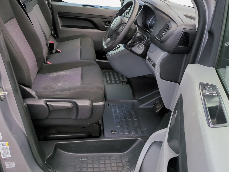 Vauxhall 3100 75kWh Dynamic Panel Van 6dr Electric Auto L1 H1 (7.4kW Charger) (136 ps)