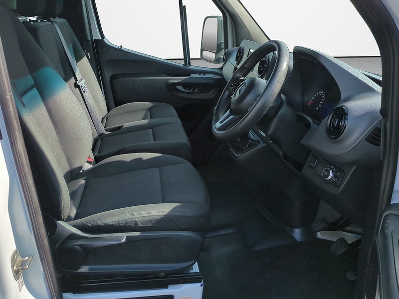 Mercedes-Benz 315 CDI Progressive 2.0 2dr Luton Manual Diesel