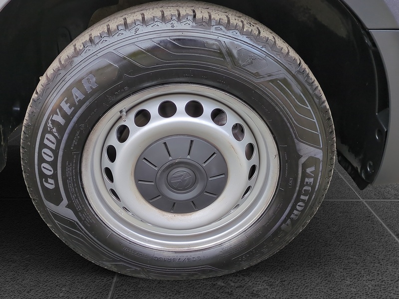 Volkswagen 2.0 TDI CR35 Trendline Panel Van 5dr Diesel Automatic FWD MWB Euro 6 (s/s) (140 ps)