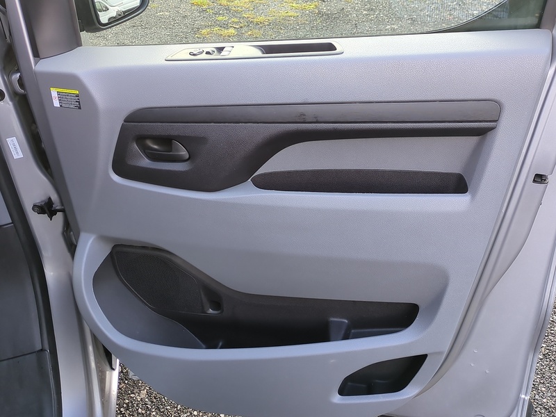 Vauxhall 3100 75kWh Dynamic Panel Van 6dr Electric Auto L1 H1 (7.4kW Charger) (136 ps)