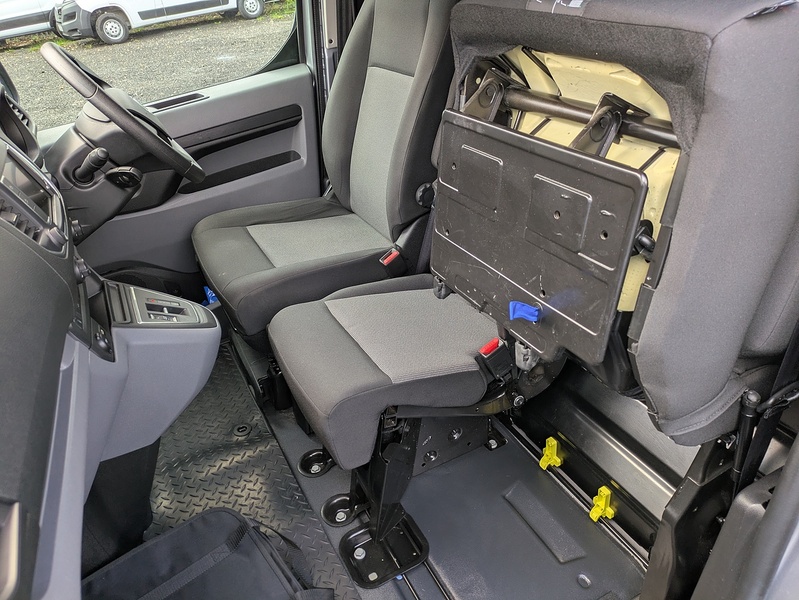 Vauxhall 3100 75kWh Dynamic Panel Van 6dr Electric Auto L1 H1 (7.4kW Charger) (136 ps)