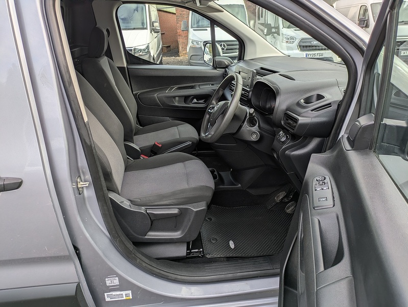 Vauxhall 1.5 Turbo D 2300 Sportive Panel Van 4dr Diesel Manual L2 H1 Euro 6 (s/s) (100 ps)