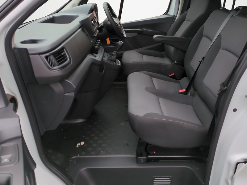 Renault 2.0 dCi Blue LL30 Business Panel Van 5dr Diesel Manual L2 H1 Euro 6 (s/s) (130 ps)