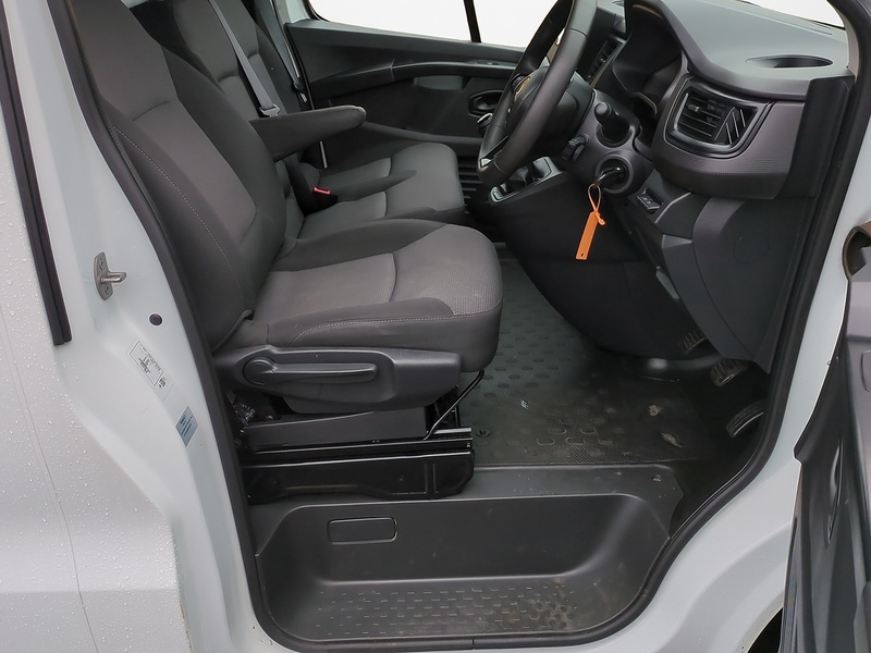 Renault 2.0 dCi Blue LL30 Business Panel Van 5dr Diesel Manual L2 H1 Euro 6 (s/s) (130 ps)