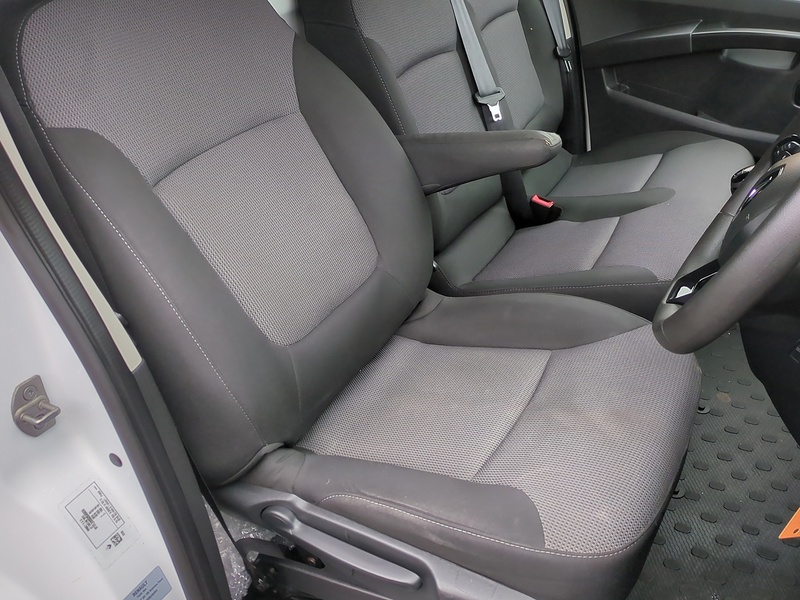 Renault 2.0 dCi Blue LL30 Business Panel Van 5dr Diesel Manual L2 H1 Euro 6 (s/s) (130 ps)